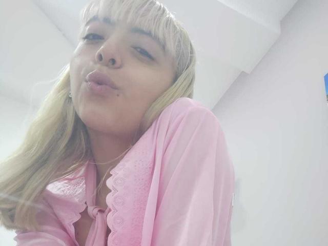 AnnieLeone - Live sex cam - 14509326