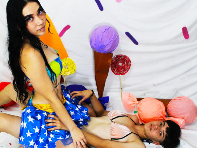 AmeliaAndAnais - Sexe cam en vivo - 14523370