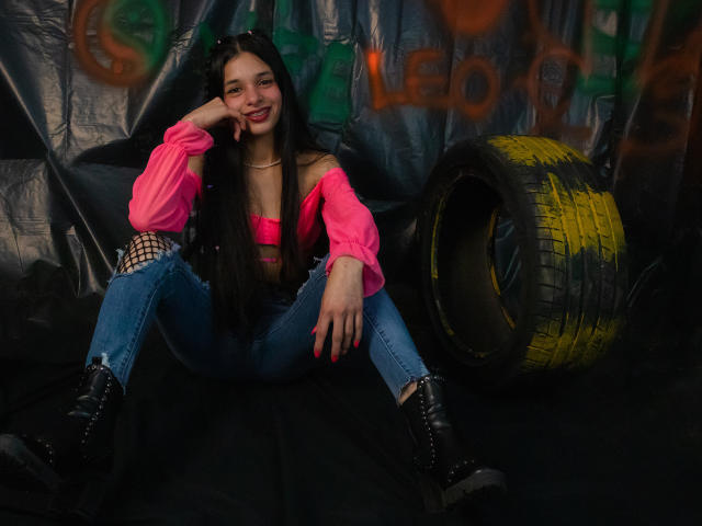 LisaBrunett - Live sex cam - 14592114