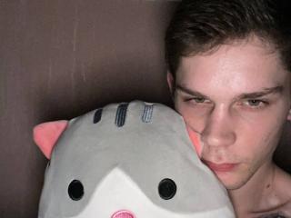 AvyGus - Live sex cam - 14598286