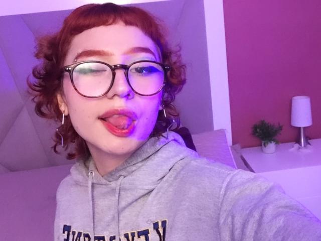 LiaAlbanni - Élő pornó és szexkamera - 14646934