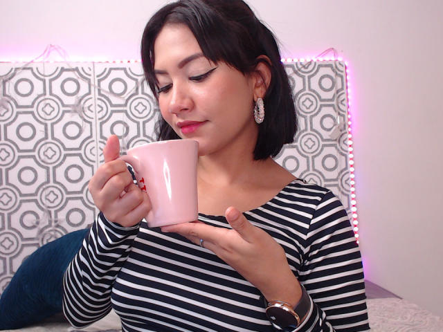 IrinaShery - Élő pornó és szexkamera - 14671966