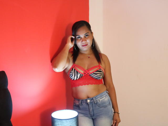 AdrianaCastilla - Live sex cam - 14679730