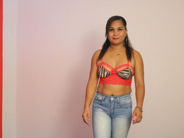 AdrianaCastilla - Sexe cam en vivo - 14679738