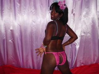 LaCaramele - Cam x avec cette Fabuleuse jeune canon hot anatomie régulière sur le site X Love Cam 