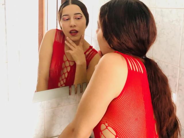 SaraRobertson - Live sex cam - 14692290