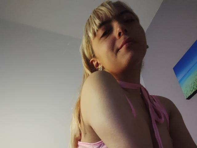 AnnieLeone - Live sex cam - 14699026