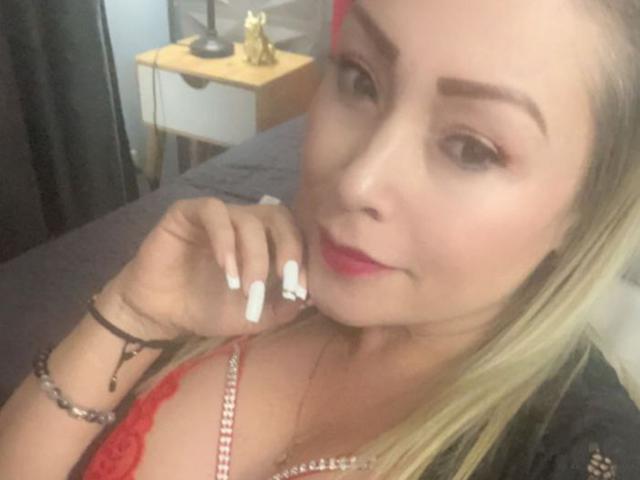 HollyMadisonn - פורנו בשידור חי ומצלמת סקס - 14699866