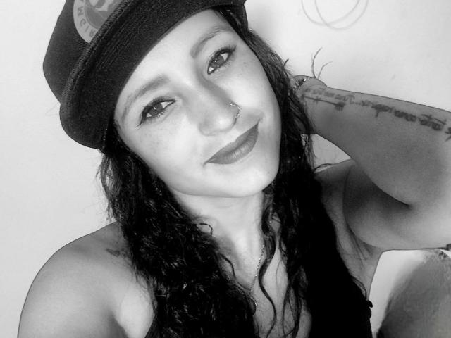 LatinXimena - Élő pornó és szexkamera - 14767166