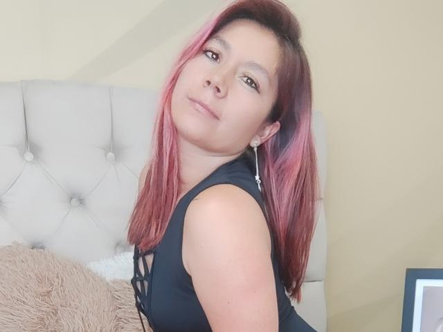 AmathistaKinky - Élő pornó és szexkamera - 14826462