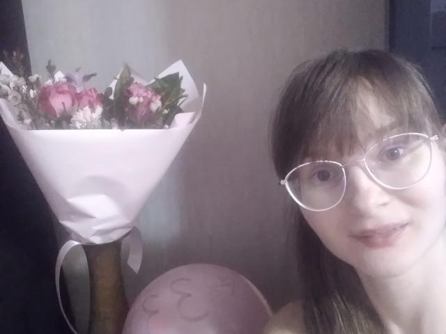 KiraGoldens - Live porn &amp; sex cam - 14871974