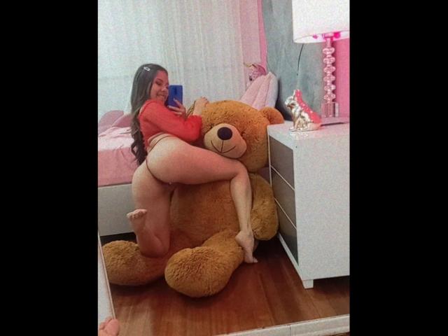 AdelaideZandek - Live Sex Cam - 14873874