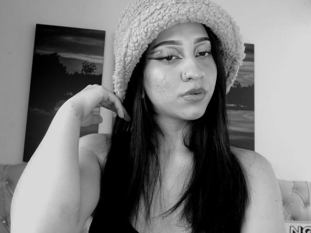 ValerieHang - Sexe cam en vivo - 14883490