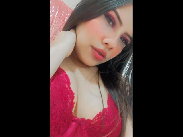 AdelaideZandek - Live Sex Cam - 14884734