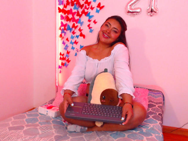 AngelaRoggers - Live porn &amp; sex cam - 14899994