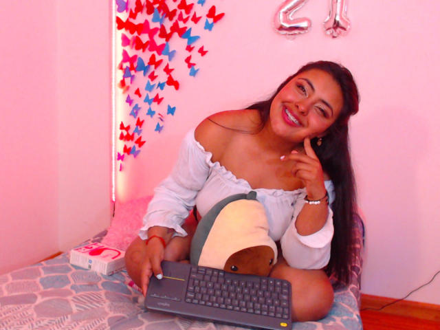 AngelaRoggers - Élő pornó és szexkamera - 14900010