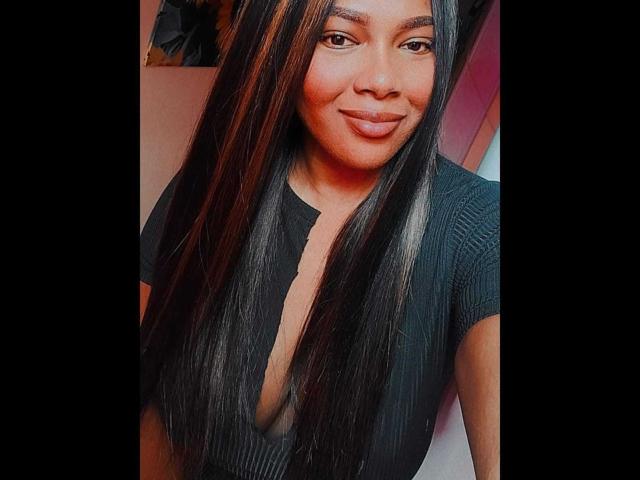 EmiraHot - Live sex cam - 14923466