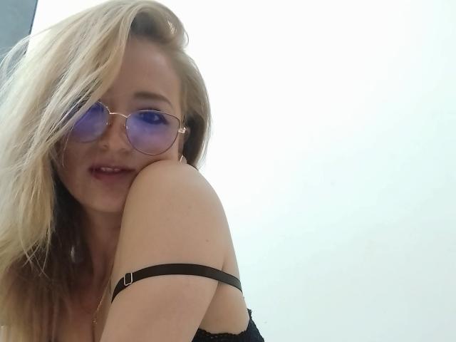 LucyRosiekus - Sexe cam en vivo - 14958846