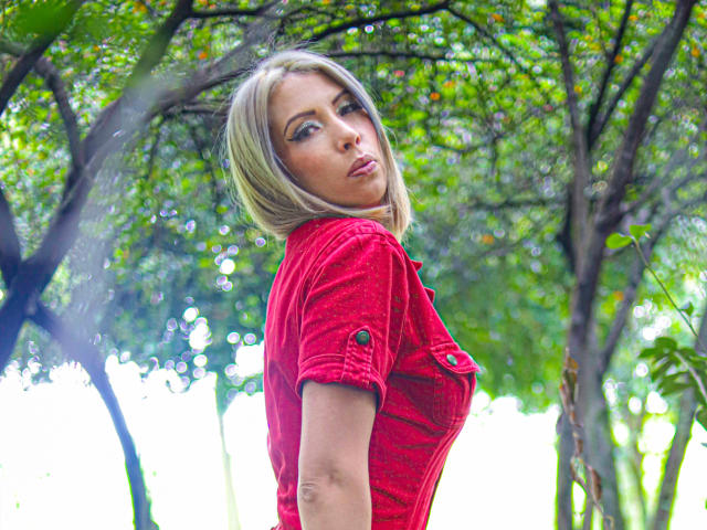 MiaLaurenty - Live porn &amp; sex cam - 14984974