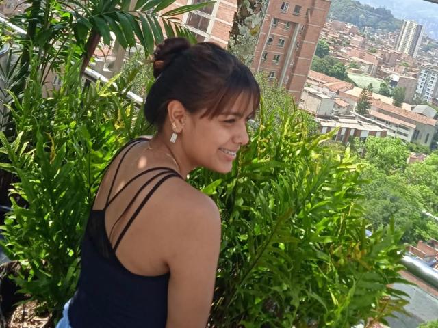 EmilyRobeerts - Live porno og sexkamera - 14991654