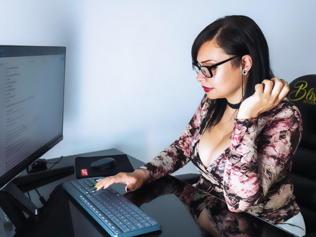 LeiaBenneth - Porno na żywo i seks kamera - 14991790