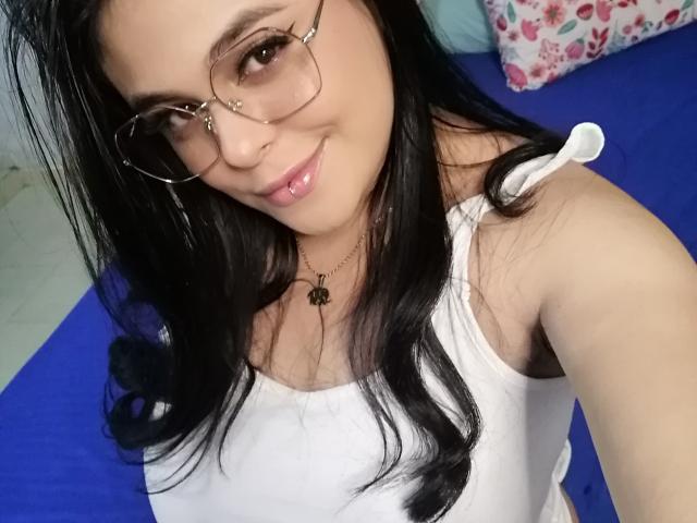 ElenaGommy - Live porn &amp; sex cam - 15010802