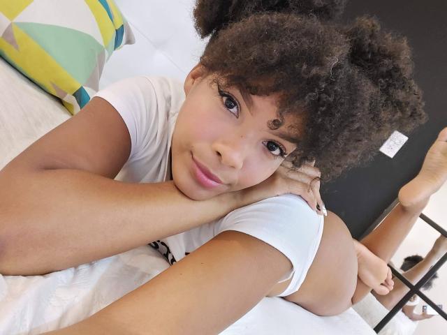 EvaCurlyX - Sexe cam en vivo - 15010886