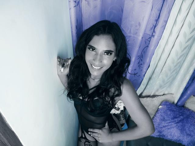 SophiiaEvans - Live sex cam - 15029878