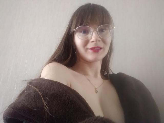 KiraGoldens - Live porn &amp; sex cam - 15035846