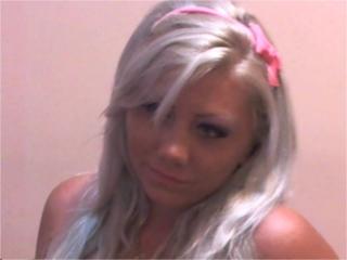Chrystyna - Webcam live sex with this hot body Young lady 