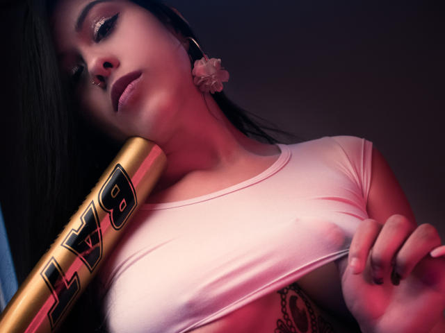 ElaiaBakerr - Live sex cam - 15069378