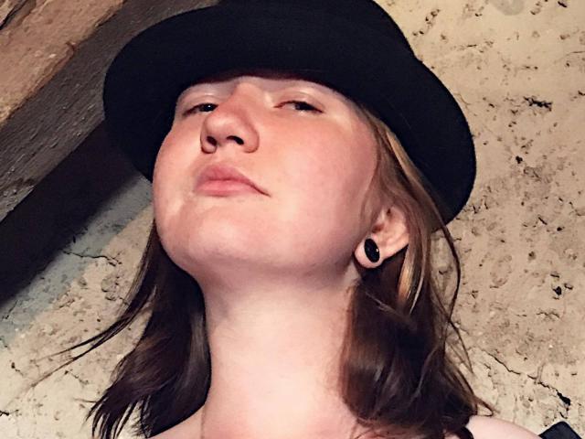 LaraGoldwin - Sexe cam en vivo - 15070678