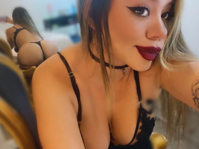 SamanthaMoure - Live porn &amp; sex cam - 15070934