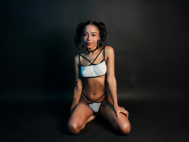 EmilyKeen - Live sex cam - 15098038