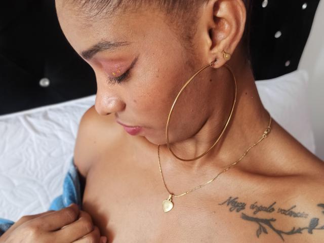 YuricoQueen - Live sex cam - 15101038