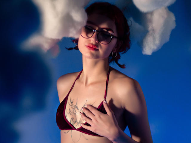 LiaAlbanni - פורנו בשידור חי ומצלמת סקס - 15115646