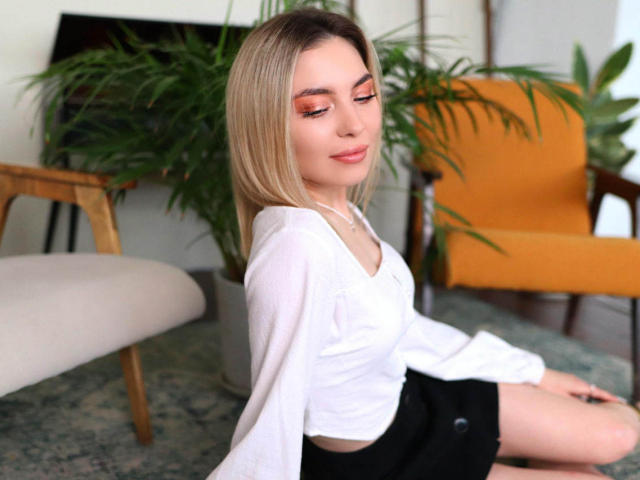 MollyMays - Live Sex Cam - 15120350