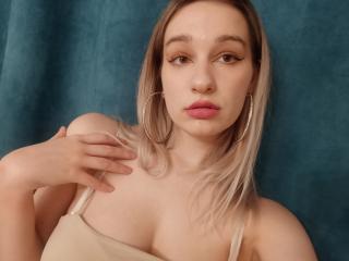 SparkleJulie - Live Sex Cam - 15135358
