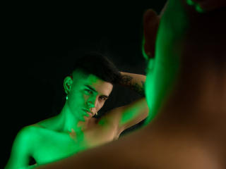 ThomiasMore - Live sex cam - 15183262