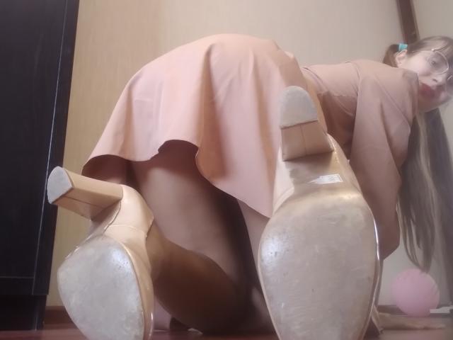 KiraGoldens - Live porn &amp; sex cam - 15202098