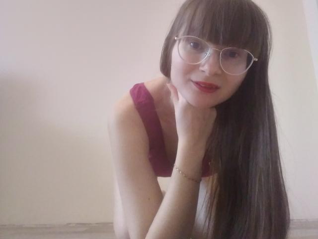 KiraGoldens - Live porn &amp; sex cam - 15202282