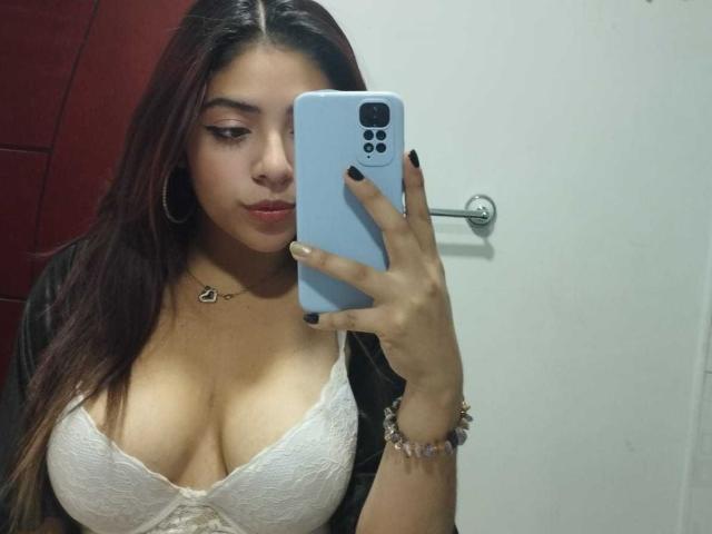 RousseCollins - Live Sex Cam - 15204282