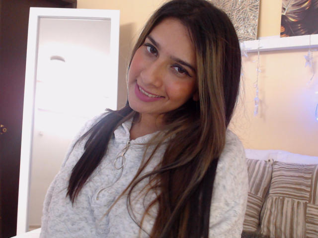 ErikaSweetX - сексуальная веб-камера в реальном времени - 15205770