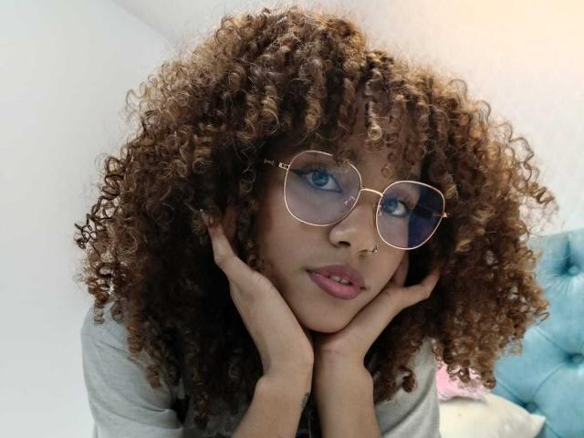 CinthiaWalker - Élő pornó és szexkamera - 15224518