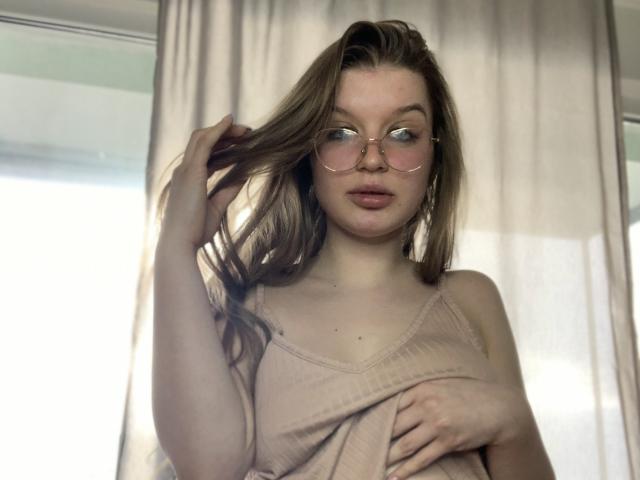 CuteCarmen - Live porn &amp; sex cam - 15225186