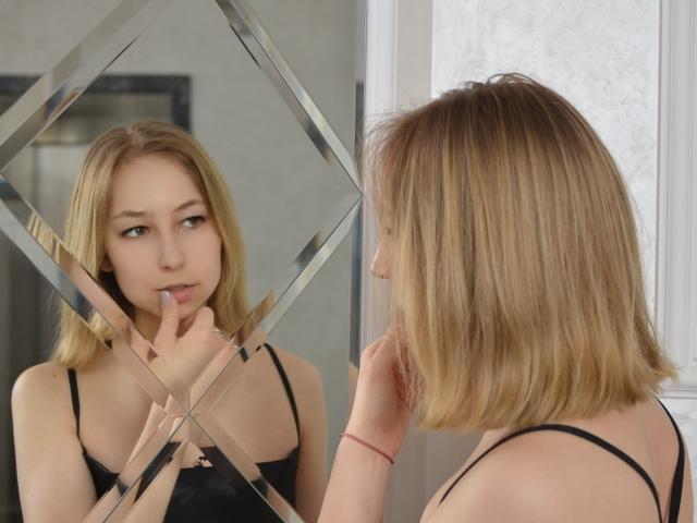 SoniaFugors - ライブポルノ&amp;セックスカム - 15232634