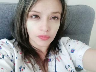 CharlotteLatin69 - Live porno og sexkamera - 15239838