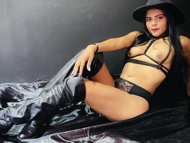 MaddieWet - сексуальная веб-камера в реальном времени - 15249826