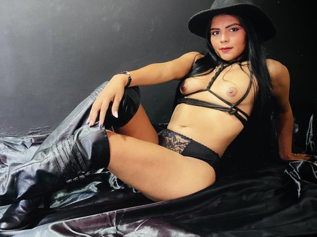 MaddieWet - сексуальная веб-камера в реальном времени - 15250142