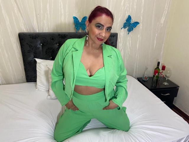 NahelaBigMelonsX - Live porn &amp; sex cam - 15269522
